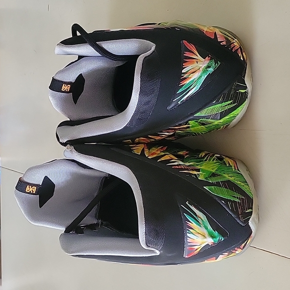 Nike LeBron 11 Everglades - Picture 2 of 8